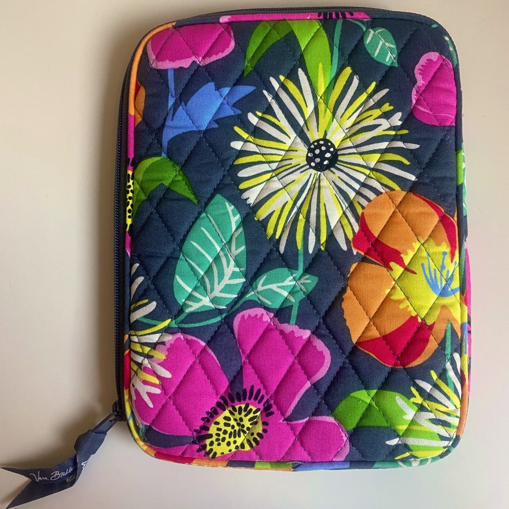 Like new! Vera Bradley - iPad mini or small tablet case